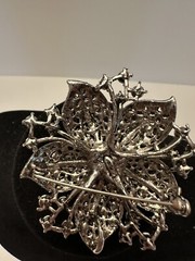VTG POT METAL AURORA BOREALIS RHINESTONE 2.25” DIAMETER BROOCH PIN PENDANT