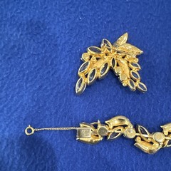 Weiss Signed Gold Tone Clear & AB Rhinestone Leaf Bracelet Earrings Brooch Set