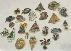VTG Lot 22 Pins Christmas Holiday Santa Ornament Tree Candle Wreath Stockin Bell
