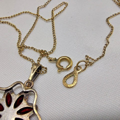Vintage AMCO Victorian Style 1/20 14k Gold Filled Garnet Red Pendant Necklace