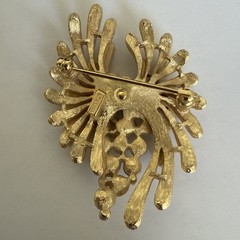 VTG Signed Crown Trifari Gold Tone Rhinestone Brooch Pin Abstract 2.25″