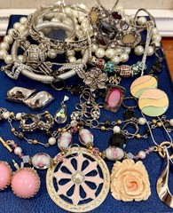 Vintage Estate Costume Jewelry Lot ! MONET, TRIFARI and more!