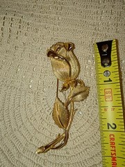 Vintage 1950s Lisner Gold Tone Rose Flower Brooch Pin Signed Costume Jewelry