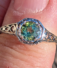 Beautiful 18k White Gold Belais Art Deco Filigree Green tourmaline Ring 4.5