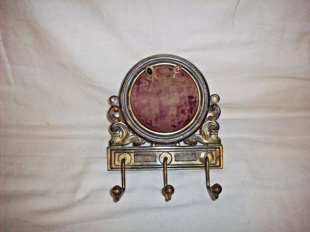 ANTIQUE CAST IRON VICTORIAN ? GENTLEMANS STICK PINS, BELT, GARDER, BOWTIE HOLDER