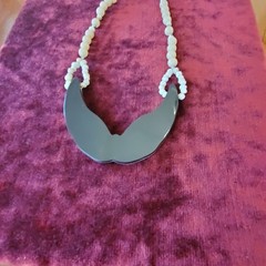 Vintage Mother Of Pearl Acrylic Inlaid Beaded Necklace In Cream And Lavender