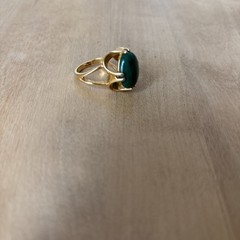 Vintage Cocktail Malachite Gemstone Ring Green Oval-cut set In Gold-tone Band