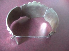 BEAUTIFUL UNIQUE VINTAGE MEXICAN SILVER BRACELET VERY ORNATE APPROX. 2 3/8″ WIDE