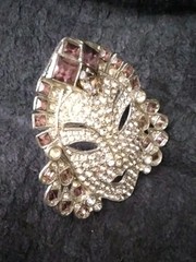 ASIAN PRINCESS FUR PIN PRECIOUS METAL VINTAGE MAZER WALLER CLASP