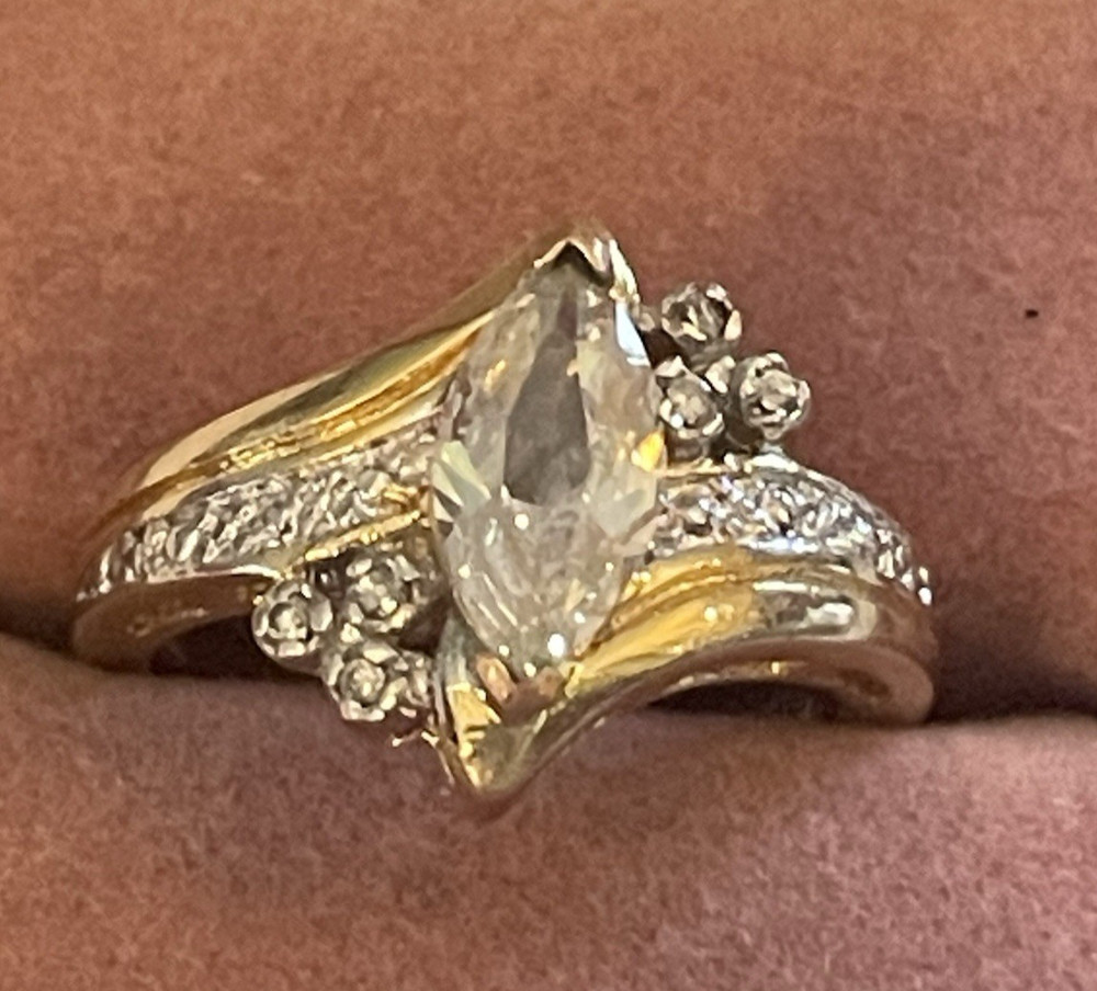 SETA CZ Gold Tone Crystal Marquise Ring ~ Size 6 Beauty 🌺🌺