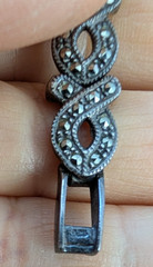 VNTG. Sterling 925 Marcasite Oval Diamond Logo Bracelet Watch 7″ Needs Battery
