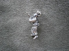 WWII US Soldier Marine with Rifle Vintage Crest Craft Silvertone Charm 3.1g