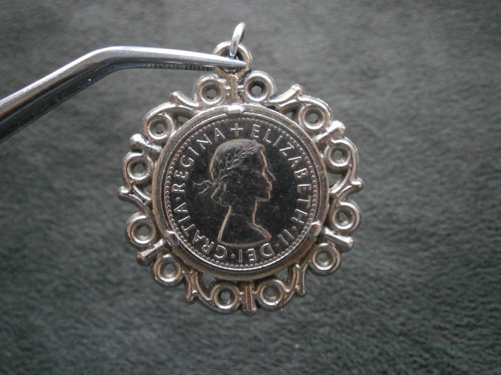 Queen Elizabeth II Vtg Shiny Sixpence Coin in Ornate Silvertone Mount 6.2g