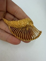 Vintage Brooch Monet Goldtone Shell Nautical Ocean Signed