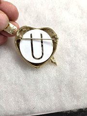 Vtg AJC gold tone huge Heart Arrow Pin