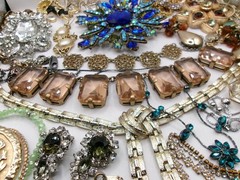 Vintage~Mod Estate Costume Jewelry Lot~AVON~CORO~JERI LOU~J CREW~SARAH~PARK LANE
