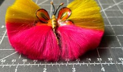 RARE SIGNED HATTIE CARNEGIE HOT PINK & YELLOW DYNEL BUTTERFLY PIN BROOCH💛💕