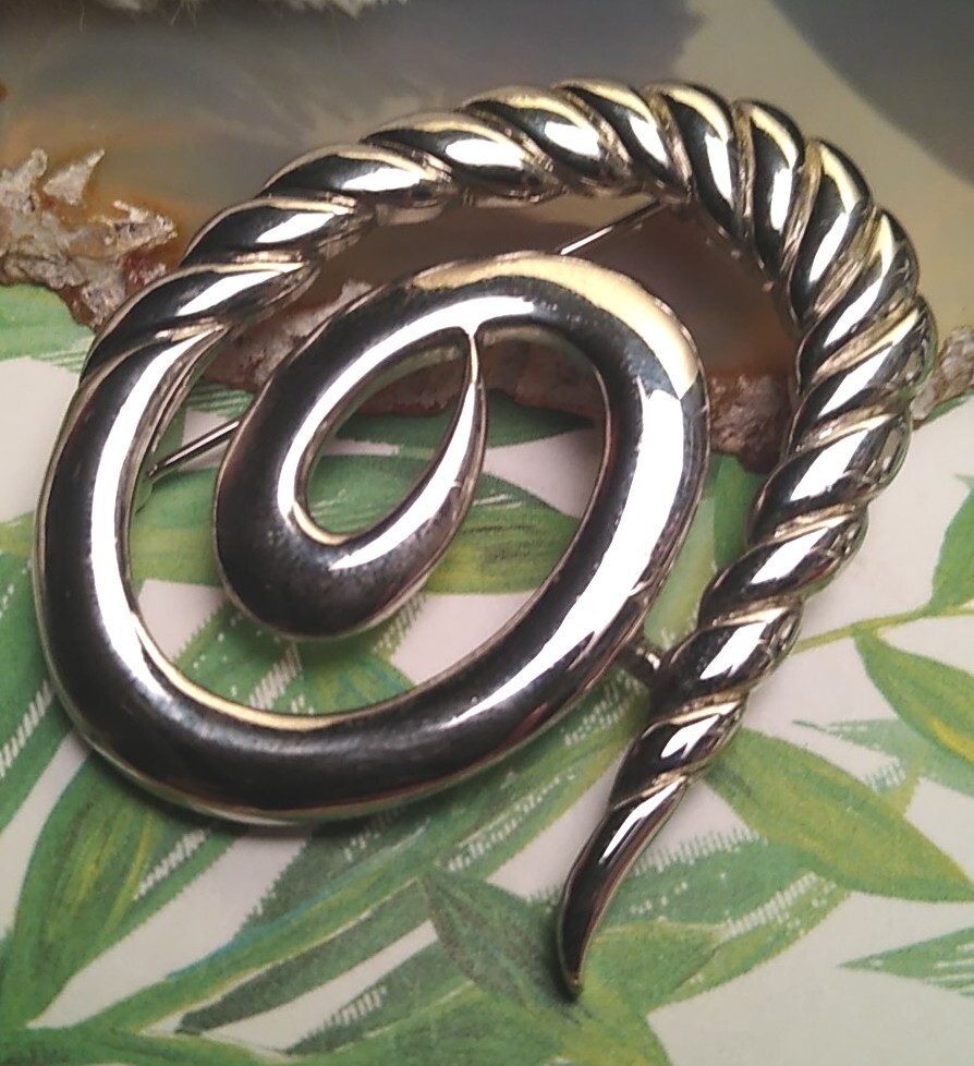 M JENT 2″ Designer Modern Style Textured Abstract Artistic Swirl Brooch Pin!