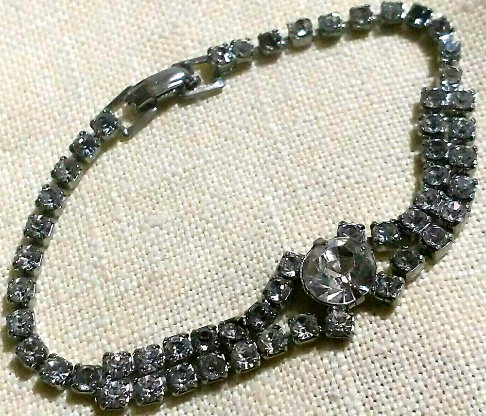 True VTG Bracelet Estate 6.25″ Clear Rhinestone 1940’s – 1950’s MCM Safety Clasp