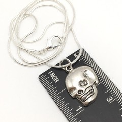 Silver Tone Costume Skull Charm Pendant Snake Chain Necklace 18” #22