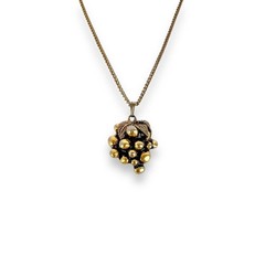 Sarah Coventry Necklace Gold Tone Figural Grapes Cluster Pendant Minimalist Chic