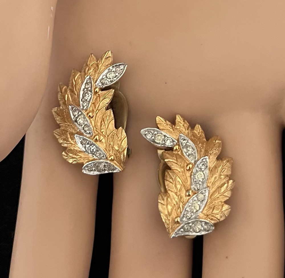 Jomaz Vintage Gold Tone Leaf Earrings With Crystal Rhinestone Accents Clip On