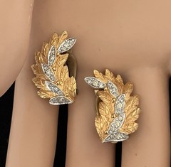Jomaz Vintage Gold Tone Leaf Earrings With Crystal Rhinestone Accents Clip On