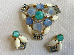 Vtg Rhinestone Costume Jewelry Set Blue Milk Glass Look Brooch Earrings *READ*
