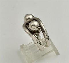 Vintage 925 Sterling Silver Modernist Ring with Twin Ball Design Size 7.5