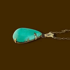 Vintage Circa 1950s 14K Yellow Gold Pear-Shaped Turquoise Pendant Necklace 17″