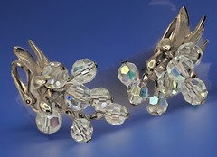 Vintage Gold-Tone Leaf Earrings Aurora Borealis Crystal Grape Cluster