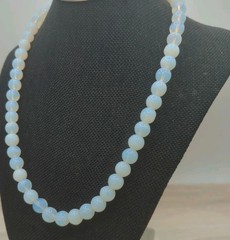 Vintage Opalite/Opaline Glass Beaded Necklace 18″ Long