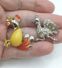 Vintage Rooster Chicken Brooch Pin Mid Century Set 2 Enamel Sparkly Cartoon Like