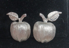 Apple Earrings Clip On Screw Back Accessocraft N.Y.C. SilverTone Teacher #J3-W