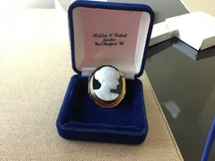 Vintage 14 K yellow gold cameo brooch lapis and ivory