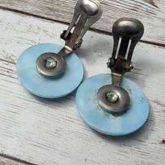Vintage Clip On Earrings Sky Blue Circle Just Under 1″ – Loose Clips