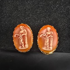 Roman Woman Portrait Cameo Clip On Earrings Acrylic Gold Tone Vintage NOS