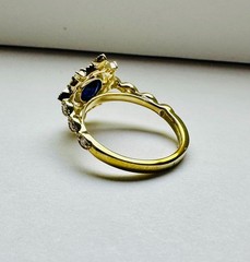 Vintage 14k Gold Sapphire and Diamond unique estate ring size 5