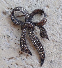 Vintage Art Deco Style Marcasite Bow Ribbon Brooch Pin 925 Sterling Silver