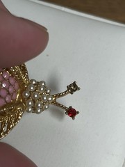 vintage hollycraft bug pin w/goldtone wings Pink signed
