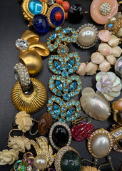 Large Lot of Vintage Singe Earrings For Crafts Aprox 2.5 lb