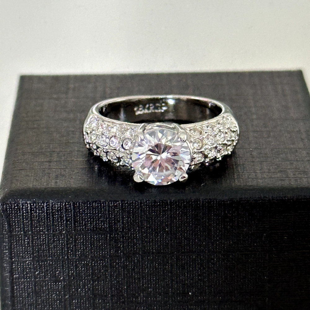 Ladies 18K White Gold Plated Clear CZ Crystal Sparkly Band Ring Size 5.5