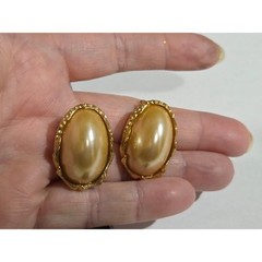 Lot of 4 Vintage Faux Pearl Gold Tone Clip On Costume Earrings