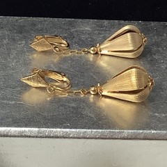 Teardrop Bolero Style Earrings VTG Clip On Dangle Drop 2.25″