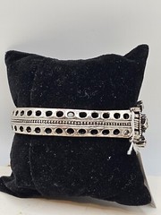 NEW STUNNING VINTAGE RHINESTONE FLOWER BRACELET SILVERTONE CLAMPER 6.25″ Signed
