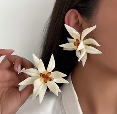 Vintage White Flower Stud Earrings for Women Large