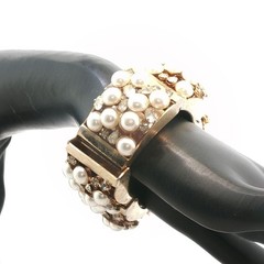 Vintage Gold‑Tone Pearl & Rhinestone Bracelet – Hinged Link Design, Cluster Pear