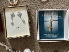 Huge Vintage Estate Costume Jewelry Lot About 125 Pieces Many Wearable