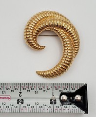 Monet Large Swirl Brooch 2.25in Gold Tone Ribbed Textured Spiral Estate Pin