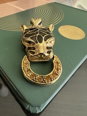 Vintage Gold Tone Pendat Head Chanter